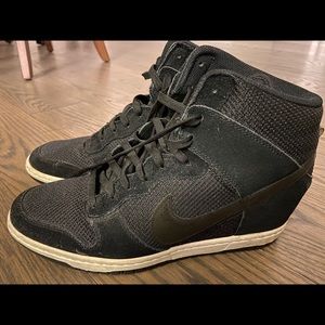 Nike Womens Sky Hi Dunk Sneaker